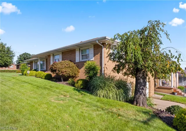 Photo 3 of Single family home for sale at 326 Bennett Dr, Weirton, WV 26062 | MLS# 5245491 | Listing updated on 2026-09-28