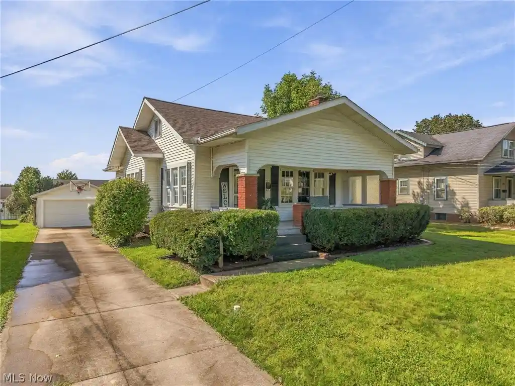 Photo 1 of Single family home for sale at 324 Woodrow St Nw, North Canton, OH 44720 | MLS# 5245813 | Listing updated on 2026-10-16