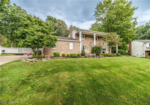 Photo 3 of Single family home for sale at 6793 Tanglewood Dr, Boardman, OH 44512 | MLS# 5245750 | Listing updated on 2026-10-09