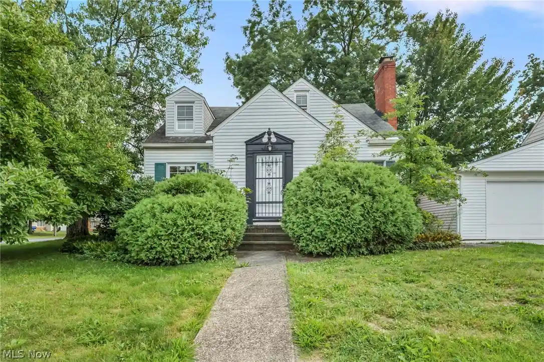 Photo 1 of Single family home for sale at 4250 Verona Rd, Cleveland, OH 44121 | MLS# 5245148 | Listing updated on 2026-10-21