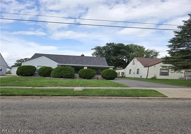 Photo 1 of Sale Pending at 1558 Thalia Ave, Youngstown, OH 44514 | MLS# 5246023 | Listing updated on 2026-10-08