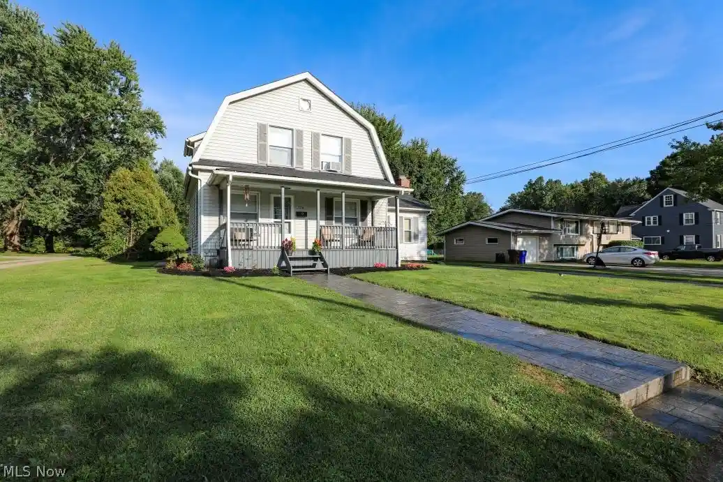 Photo 1 of Single family home for sale at 526 N Freedom St, Ravenna, OH 44266 | MLS# 5245591 | Listing updated on 2026-10-26