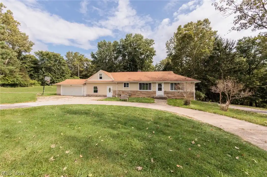 Photo 1 of Single family home for sale at 8617 Broadview Rd, Broadview Heights, OH 44147 | MLS# 5245980 | Listing updated on 2026-10-28