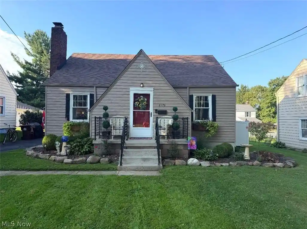 Photo 1 of Sale Pending at 2176 Renwick Dr, Youngstown, OH 44514 | MLS# 5245990 | Listing updated on 2026-10-19