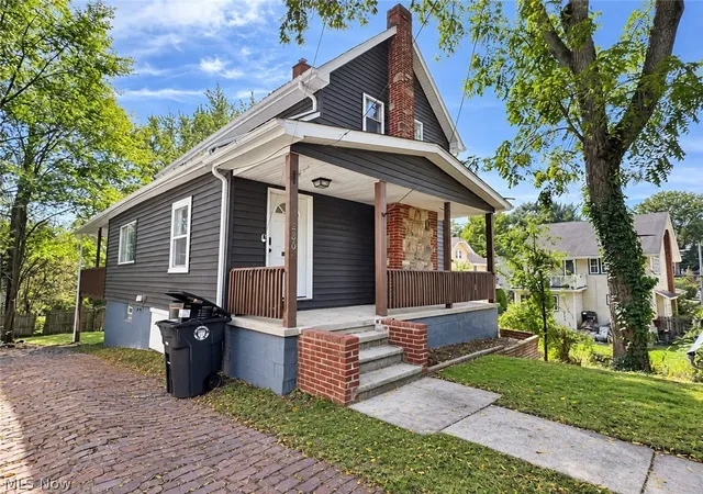 Single family home for sale at 286 Alhambra Way, Akron, OH 44302 | MLS# 5246069