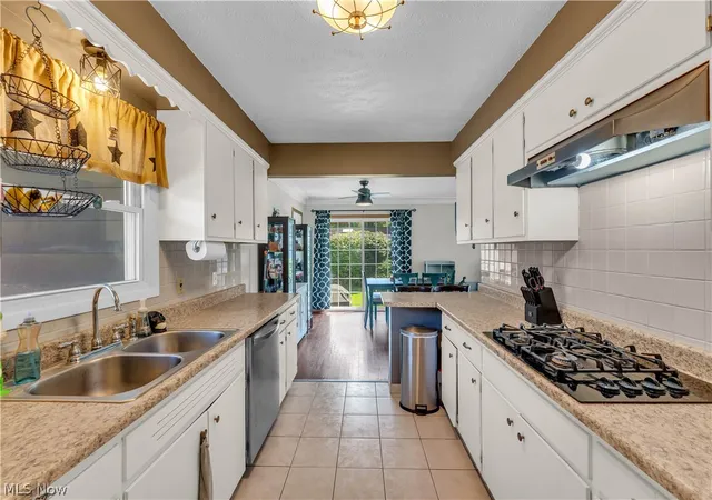 Photo 3 of Single family home for sale at 26913 Elizabeth Ln, Olmsted Twp, OH 44138 | MLS# 5243609 | Listing updated on 2026-09-27