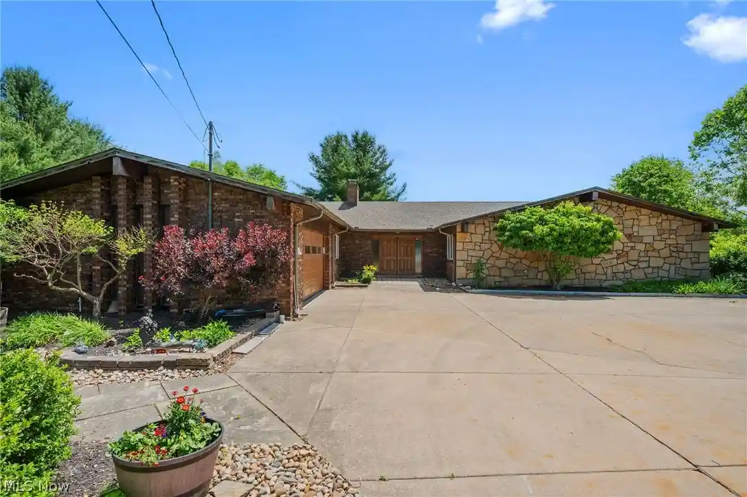 Photo 1 of Sale Pending at 16385 Messenger Rd, Chagrin Falls, OH 44023 | MLS# 5245187 | Listing updated on 2026-10-15
