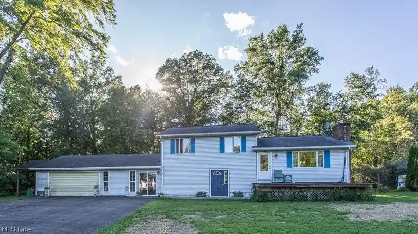 Single family home for sale at 1386 Jewel Bay Rd, Cortland, OH 44410 | MLS# 5245134