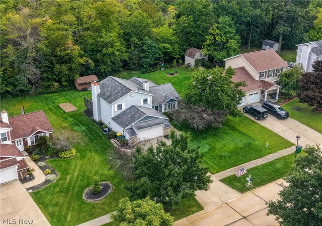 Photo 2 of Single family home for sale at 14841 Glen Valley Dr, Middlefield, OH 44062 | MLS# 5238633 | Listing updated on 2026-09-18