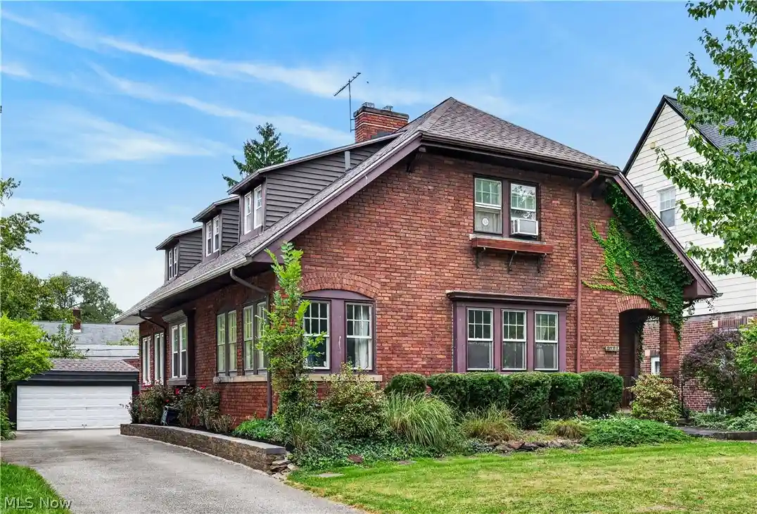 Photo 1 of Single family home for sale at 2596 Shaker Rd, Cleveland Heights, OH 44118 | MLS# 5240991 | Listing updated on 2026-10-20