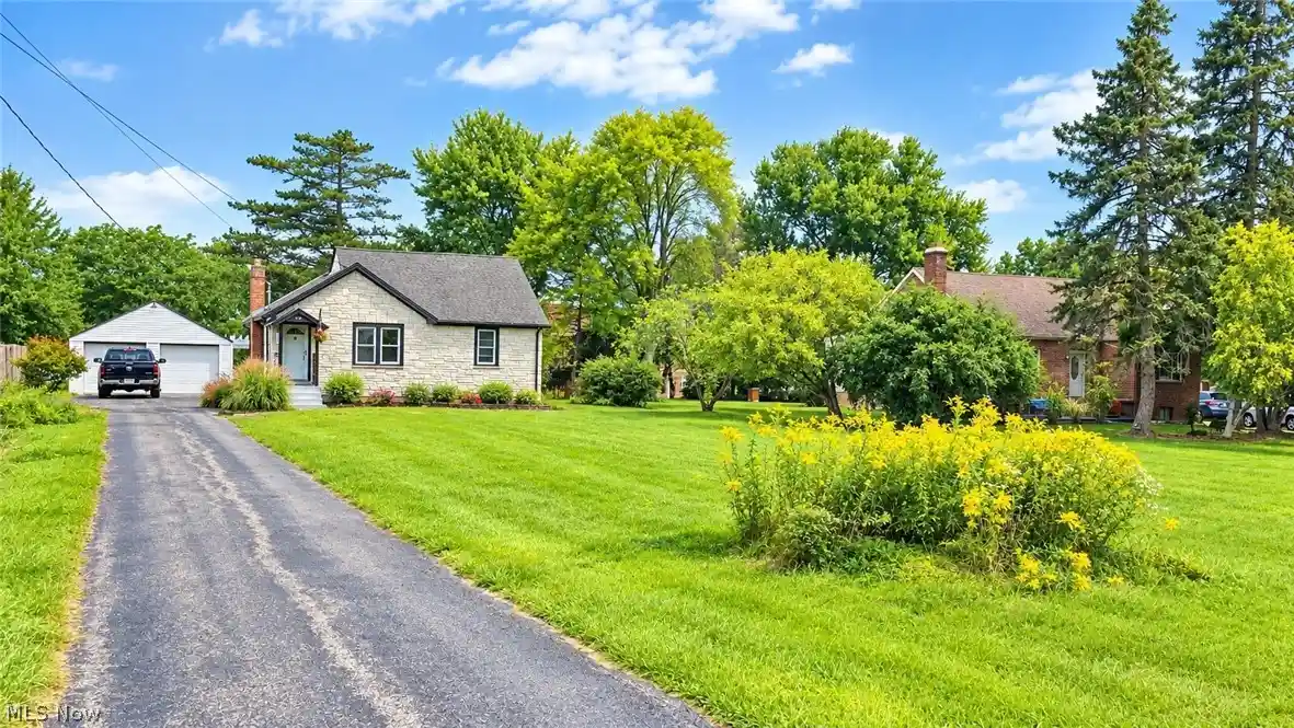 Photo 1 of Sale Pending at 7740 Tod Ave, Youngstown, OH 44512 | MLS# 5246177 | Listing updated on 2026-10-23
