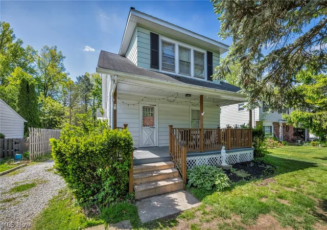 Photo 1 of Single family home for sale at 38358 Poplar Dr, Willoughby, OH 44094 | MLS# 5246157 | Listing updated on 2026-10-03