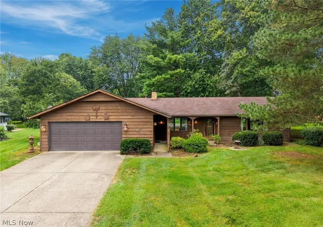 Photo 2 of Single family home for sale at 4936 Gate Moss Oval, North Ridgeville, OH 44039 | MLS# 5245639 | Listing updated on 2026-09-29