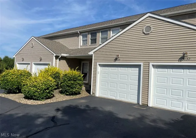 Listing Photo 2 - Condo for sale in building located at 3634 Mercedes Pl, Canfield, OH 44406