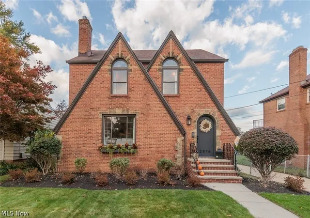 Photo 1 of Sale Pending at 2876 Lakeview Ave, Rocky River, OH 44116 | MLS# 5245720 | Listing updated on 2026-09-30
