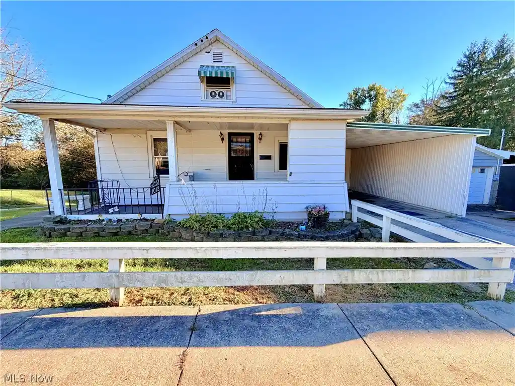 Photo 1 of Single family home for sale at 1012 Camden Ave, Parkersburg, WV 26101 | MLS# 5245913 | Listing updated on 2026-10-19