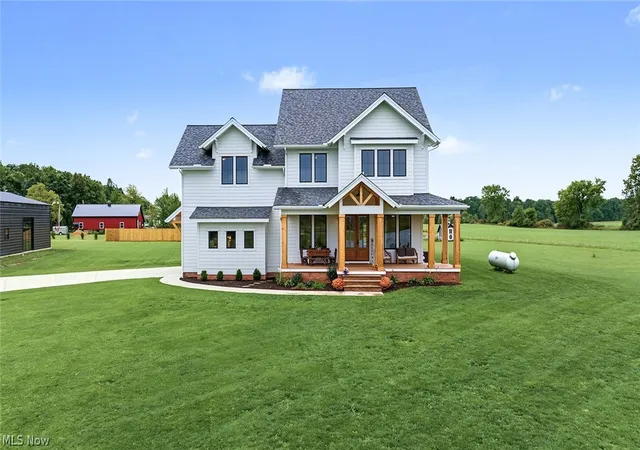 Photo 2 of Single family home for sale at 8178 W Smith Rd, Medina, OH 44256 | MLS# 5246093 | Listing updated on 2026-09-24