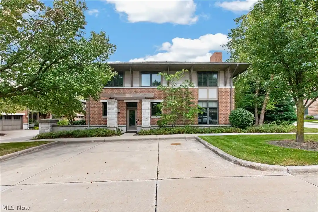 Condo for sale at 1393 Slate Ct, Cleveland, OH 44118 | MLS# 5245269