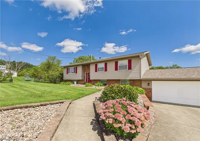 Photo 3 of Sale Pending at 2402 State Route 339, Belpre, OH 45714 | MLS# 5245077 | Listing updated on 2026-09-19