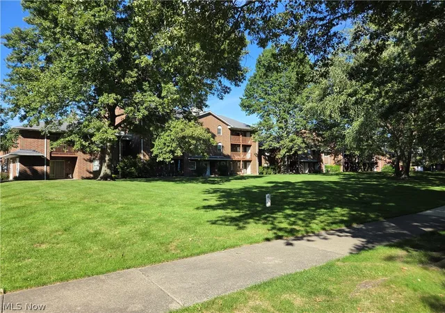 Photo 2 of Condo for sale at 1150 Tollis Pkwy, Broadview Heights, OH 44147 | MLS# 5246331 | Listing updated on 2026-09-19
