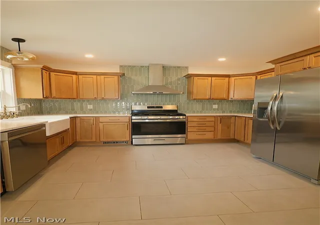 Photo 2 of Single family home for sale at 35 E League St, Norwalk, OH 44857 | MLS# 5246292 | Listing updated on 2026-09-23