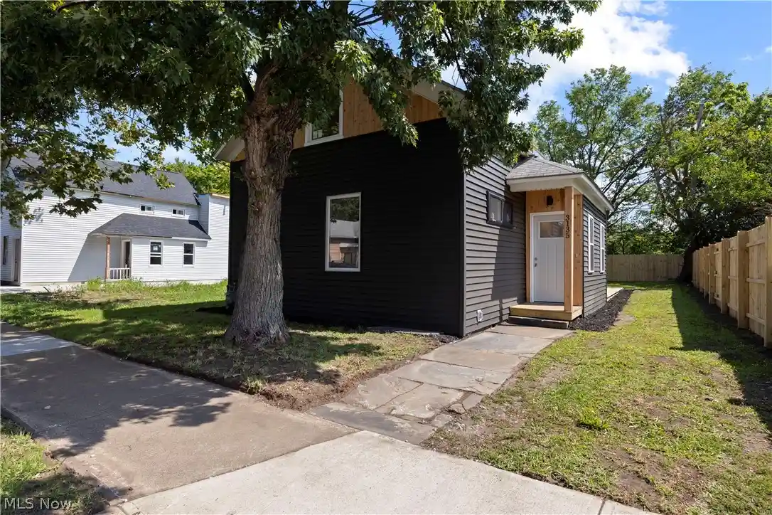 Photo 1 of Single family home for sale at 3135 W 16th Street, Cleveland, OH 44109 | MLS# 5244216 | Listing updated on 2026-10-24