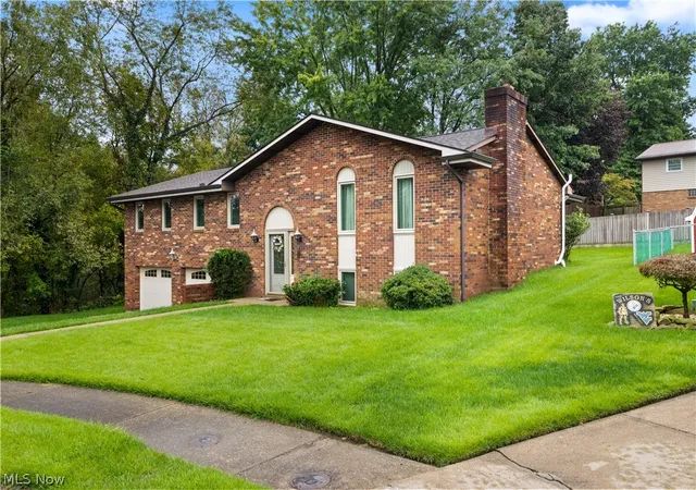 Photo 2 of Single family home for sale at 176 Concord Ct, Weirton, WV 26062 | MLS# 5245716 | Listing updated on 2026-09-22