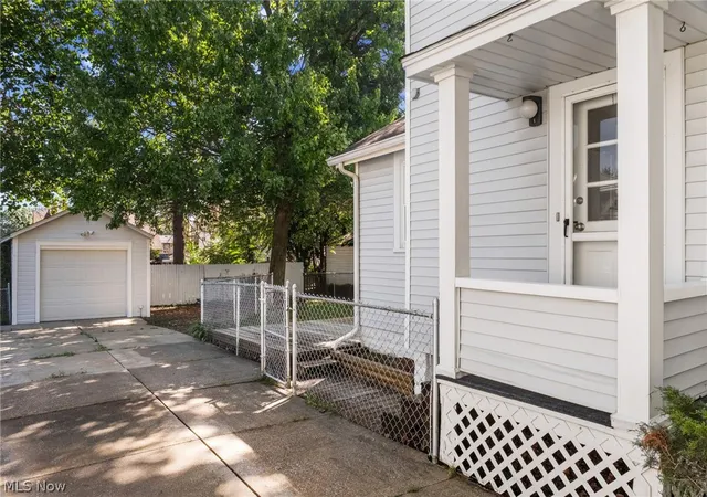 Photo 3 of Sale Pending at 509 Tompkins Ave, Akron, OH 44305 | MLS# 5243905 | Listing updated on 2026-10-11