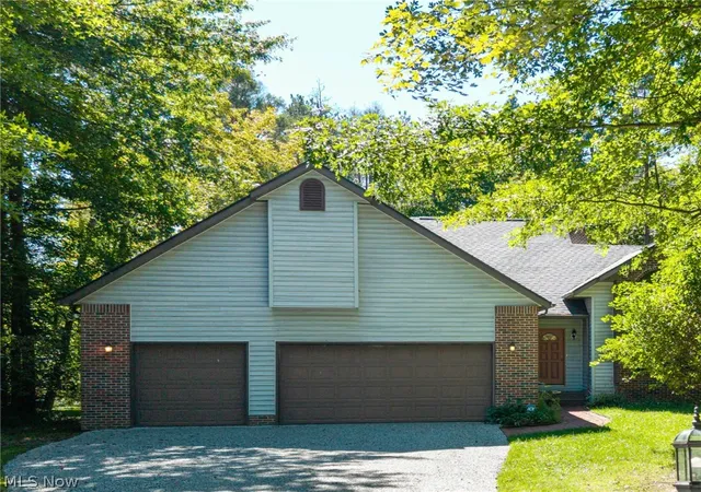 Photo 1 of Sale Pending at 3126 Cliffside Dr, Copley, OH 44321 | MLS# 5245955 | Listing updated on 2026-09-23