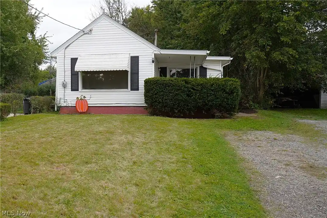 Photo 1 of Single family home for sale at 1613 24th Street Ne, Canton, OH 44714 | MLS# 5246117 | Listing updated on 2026-10-25