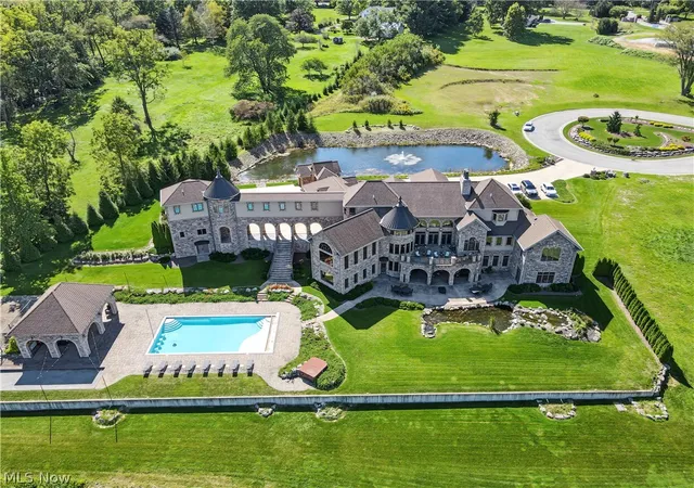 Photo 2 of Mansion for sale at 180 Via Napoli, North Lima, OH 44452 | MLS# 5245389 | Listing updated on 2026-10-01