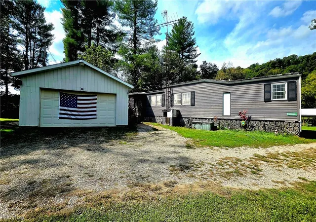 Photo 1 of Single family home for sale at 462 Echo Valley Rd, Waterford, OH 45786 | MLS# 5246535 | Listing updated on 2026-09-20