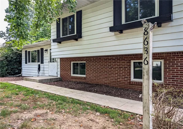 Photo 2 of Single family home for sale at 8636 Camelot Ave Nw, Canal Fulton, OH 44614 | MLS# 5246515 | Listing updated on 2026-09-20