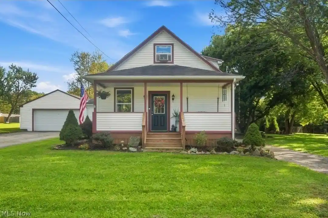 Photo 1 of Single family home for sale at 2017 Woodward Ave, Youngstown, OH 44514 | MLS# 5246486 | Listing updated on 2026-10-22