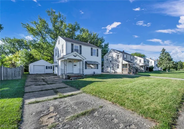Photo 3 of Single family home for sale at 2140 Garfield Blvd, Lorain, OH 44052 | MLS# 5246499 | Listing updated on 2026-09-21