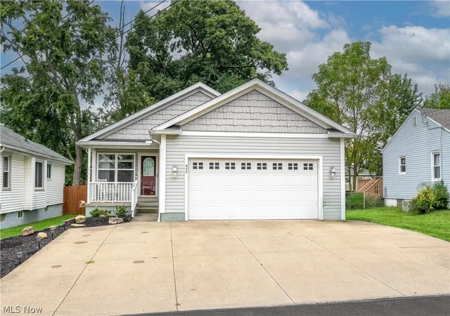 Photo 1 of Sale Pending at 477 Franklin Ave, Barberton, OH 44203 | MLS# 5245441 | Listing updated on 2026-10-01
