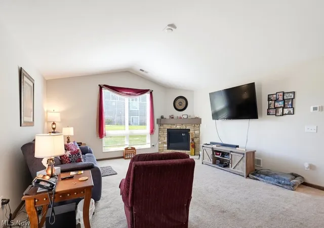 Listing Photo 4 - Condo for sale in building located at 1733 Blackberry Ln, Orrville, OH 44667 - Unit #1733