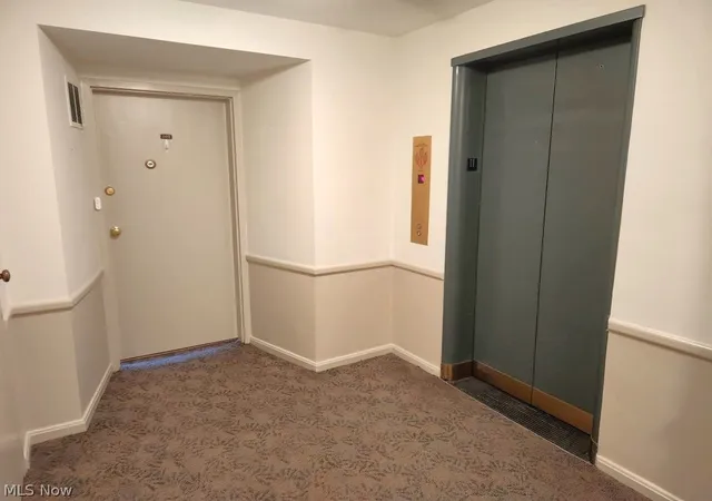Listing Photo 4 - Condo for sale in building located at 13800 Shaker Blvd, Shaker Heights, OH 44120 - Unit #1102