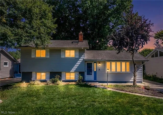 Photo 1 of Sale Pending at 1201 Giesse Dr, Cleveland, OH 44124 | MLS# 5238073 | Listing updated on 2026-10-08