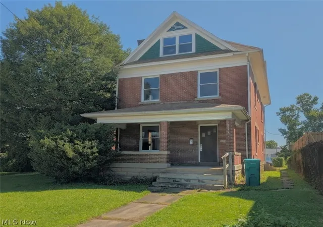 Photo 1 of Sale Pending at 1724 Saint Marys Ave, Parkersburg, WV 26101 | MLS# 5246163 | Listing updated on 2026-09-28