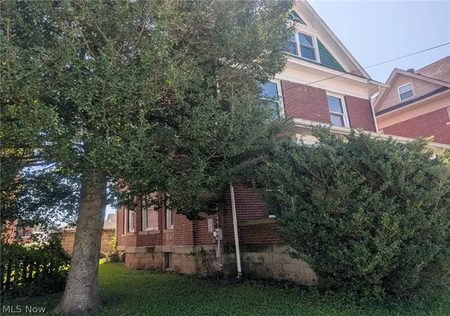 Photo 2 of Sale Pending at 1724 Saint Marys Ave, Parkersburg, WV 26101 | MLS# 5246163 | Listing updated on 2026-09-28