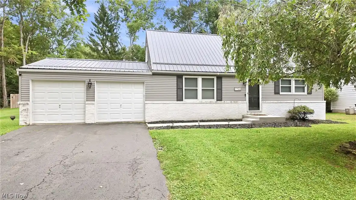 Photo 1 of Single family home for sale at 7794 Castle Rock, Warren, OH 44484 | MLS# 5246674 | Listing updated on 2026-10-21
