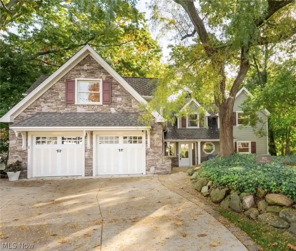 Photo 1 of Single family home for sale at 1921 Wynwood Dr, Rocky River, OH 44116 | MLS# 5245746 | Listing updated on 2026-10-28