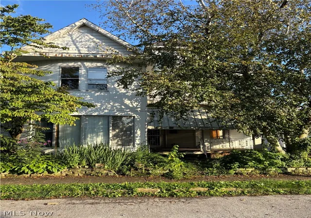 Photo 1 of Single family home for sale at 821 Main St, Sistersville, WV 26175 | MLS# 5246932 | Listing updated on 2026-09-23