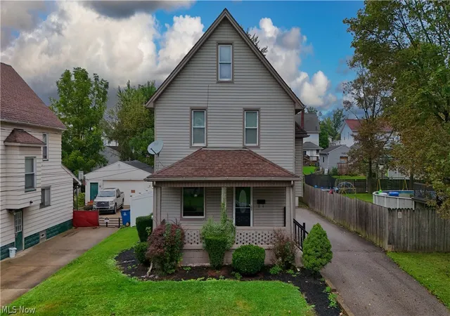 Photo 1 of Single family home for sale at 326 E Wilson Ave, Girard, OH 44420 | MLS# 5246882 | Listing updated on 2026-09-29