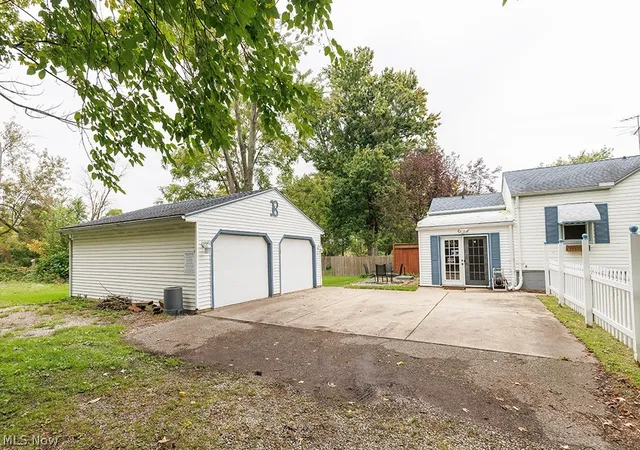 Photo 3 of Sale Pending at 114 Sheriff St, Elyria, OH 44035 | MLS# 5246293 | Listing updated on 2026-10-05