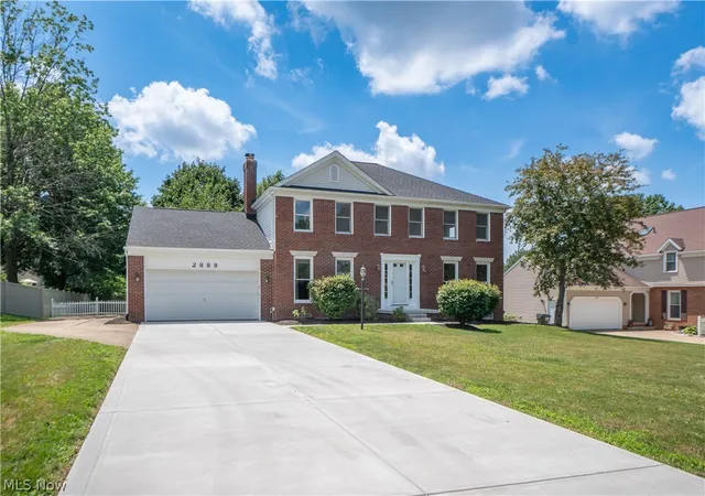 Photo 1 of Single family home for sale at 2888 Saint Albans Cir Nw, North Canton, OH 44720 | MLS# 5246994 | Listing updated on 2026-10-02