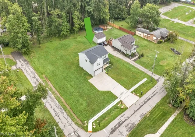 Photo 3 of Single family home for sale at 6823 Glendale Rd, North Ridgeville, OH 44039 | MLS# 5246819 | Listing updated on 2026-10-07