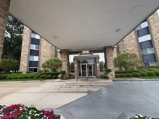 Listing Photo 1 - Condo for sale in 2112 Acacia Park Dr located at 2112 Acacia Park Dr, Lyndhurst, OH 44124 - Unit #205