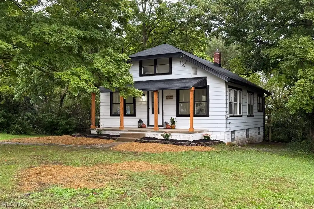Single family home for sale at 1319 Cleveland Ave, Ashland, OH 44805 | MLS# 5245811